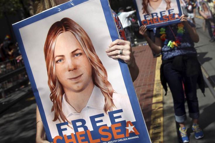 160706-chelsea-manning-mbe-453p_2_925be433f37add41ec66cf0197ed09d0-nbcnews-fp-1200-800