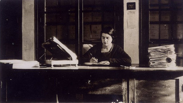 Maria-Moliner-mesa-trabajo_EDIIMA20160418_0712_18